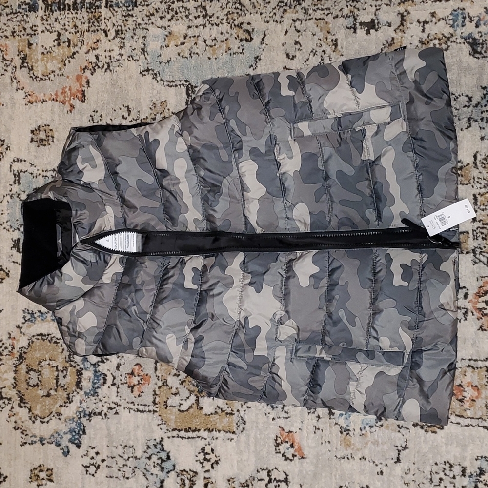 Gap Camo puffer vest
